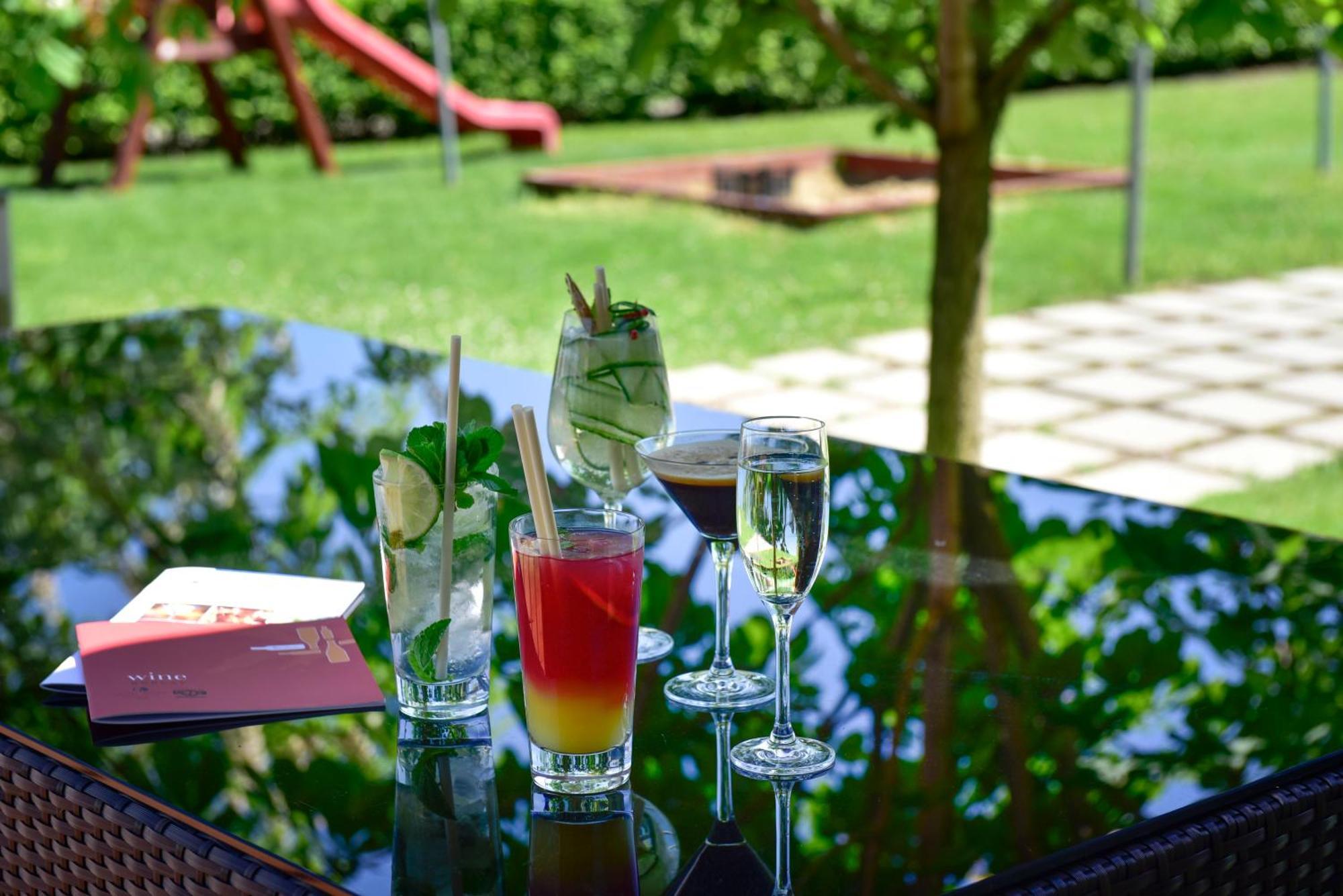 Hotel Yacht Wellness & Business Сиофок Екстериор снимка